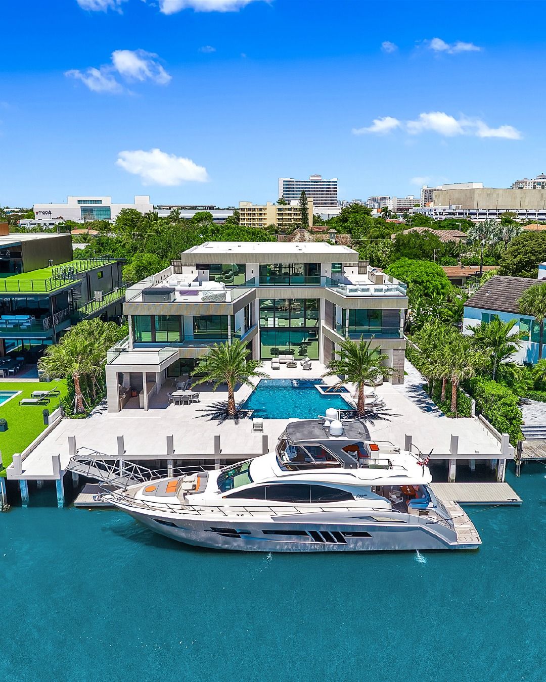 Julian Johnston (@julian.johnston) — Real Estate & Home creator in Miami